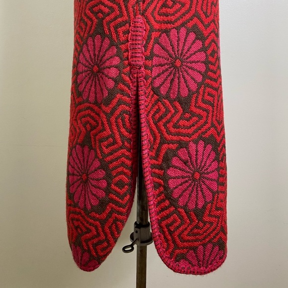 70s VINTAGE KNIT HIPPY VEST WITH DESIGNS AND FLOWERS 🌺 WITH A THICK WOVEN EDGE - Picture 12 of 12